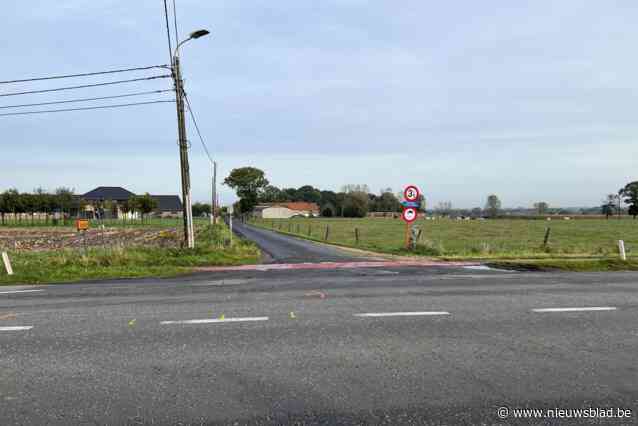 Jongetje (12) even in levensgevaar nadat hij op hoofdweg opgeschept wordt door auto