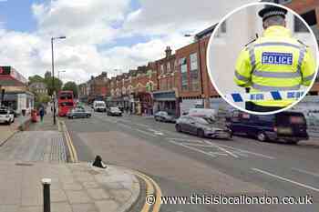 Driver flees scene of crash in Tottenham Lane, Crouch End