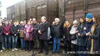 Il viaggio sui luoghi della Shoah, il discorso di Roberto Gualtieri: "La memoria è un dovere per costruire anticorpi"