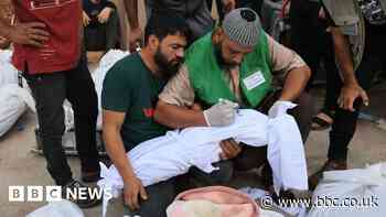 Dead and wounded strain Gaza hospitals as air strikes intensify