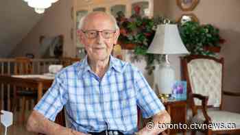 Hamilton stair master Walter Decker, 99, completes CN Tower climb for 3rd time