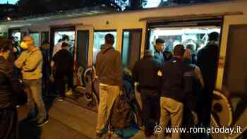 Metromare, numeri impietosi nel mese di settembre 2023. Un treno su tre è arrivato in ritardo