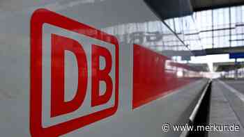 Schwarzfahrer beißt Zugbegleiter und verschwindet am Langenbacher Bahnhof