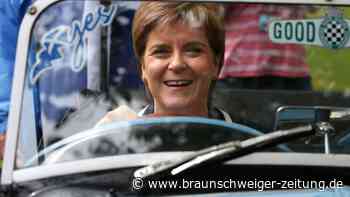 Schottische Ex-Regierungschefin Sturgeon macht Führerschein