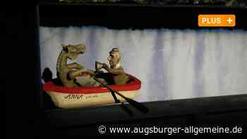 Es rudert ein Pferd in einem Boot