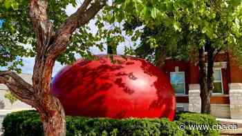 Leamington to investigate condition of 'Big Tomato' landmark