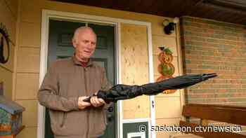 73-year-old Saskatoon man fights off hatchet-wielding intruder with umbrella