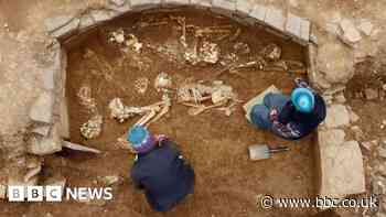 Skeletons discovered in rare 5,000-year-old tomb in Orkney