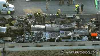 Crews clear wreckage of 158 vehicles after fatal 'superfog' crash near New Orleans