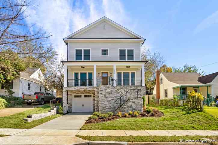 Listing of the Day: 2009 S. Randolph Street