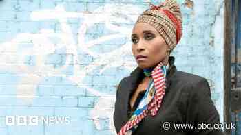 Poet becomes first woman to scoop Forward best poem award twice