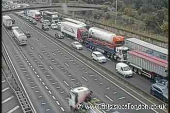 M25 crash: Traffic queues up for miles after lane closures