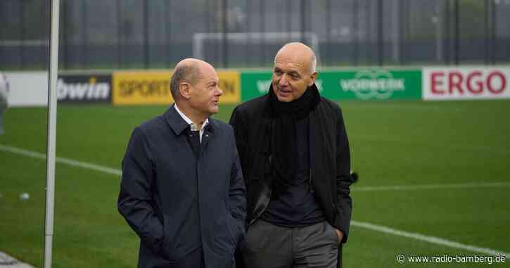 Trio um Deutschland präsentiert WM-Bewerbung für 2027