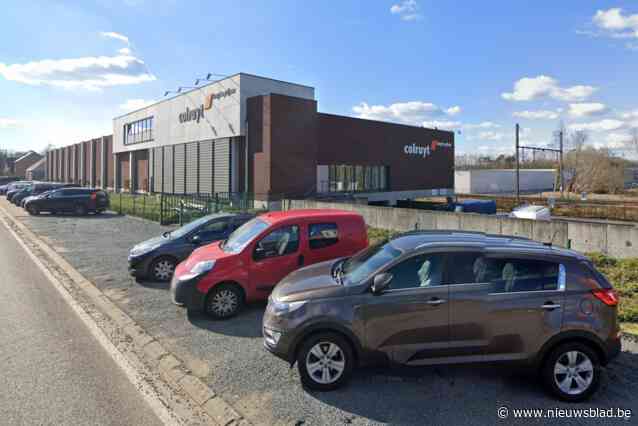 73-jarige vrouw staat terecht na dodelijk verkeersongeluk: “Het busje schoof twee meter verder”