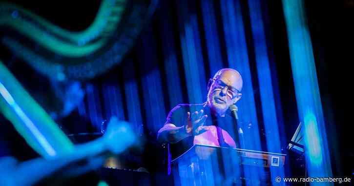 Brian Eno mit Orchester in Berlins Philharmonie gefeiert
