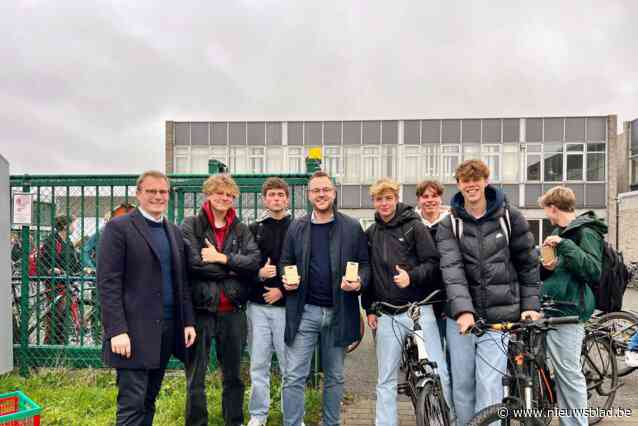 Jong-CD&V deelt 300 fietslichtjes uit