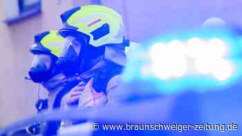 Feuer in Braunschweiger Wohnhaus: Wehr rettet Mann mit Drehleiter