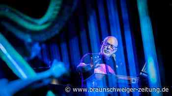 Brian Eno mit Orchester in Berlins Philharmonie gefeiert