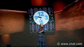 See Motorola's Bendable Wristwatch Phone Concept at Lenovo World video     - CNET