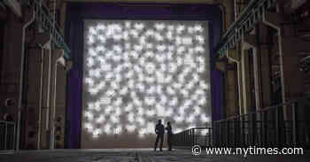 Robert Irwin, Artist of Fleeting Light and Space, Is Dead at 95