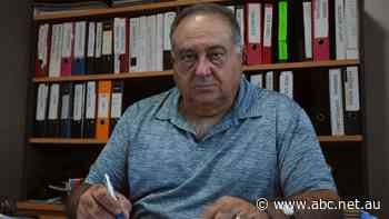 NT minister says 'shonky builder' must pay homebuyers over defective houses. He says he's the 'fall guy'