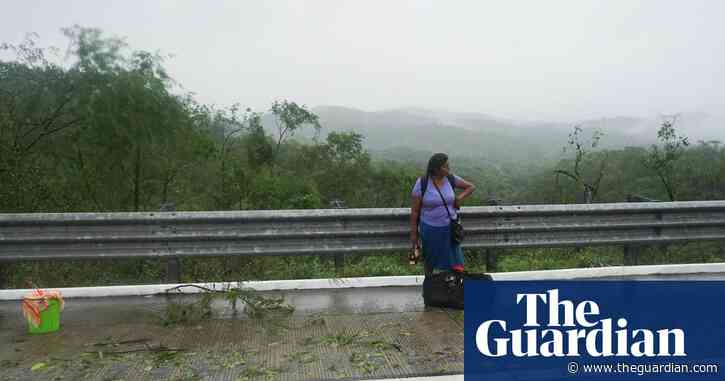 Hurricane Otis rips through Acapulco as communications to city severed