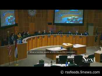 Mayor Coffman caught on mic saying Aurora's resolution supporting Israel is a 'waste of time'