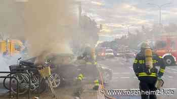 BMW geht nach Crash in Flammen auf: Baby aus Auto gerettet - vier Verletzte