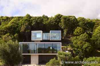 Ligar Bay Bach House / Young Architects