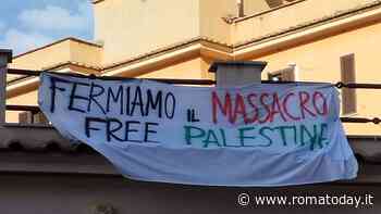 "Fermiamo il massacro, free Palestine". Ufficio decoro rimuove striscione dal circolo Arci