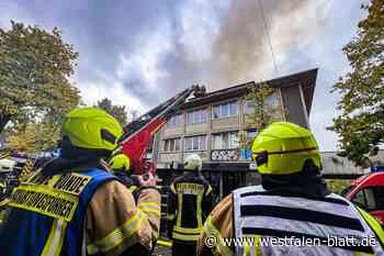 Großeinsatz in Bünde: Feuer in verlassenem Gebäude ausgebrochen