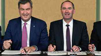 Bayern: CSU und Freie Wähler unterzeichnen Koalitionsvertrag