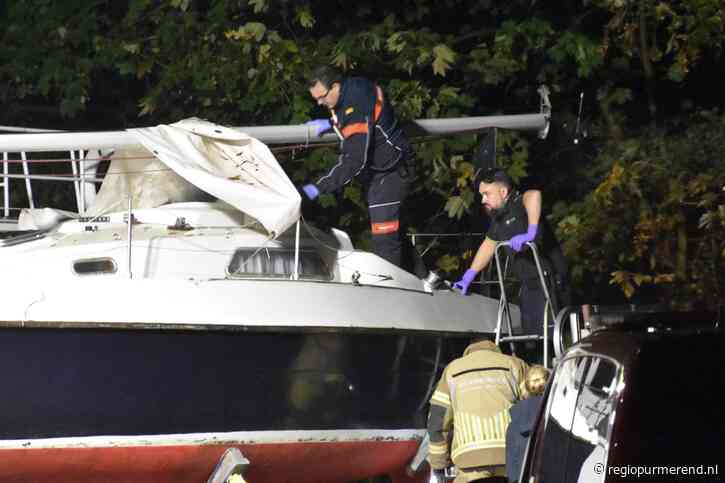 Stoffelijk overschot aangetroffen in jachthaven Hemmeland, recherche doet onderzoek