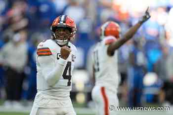 Deshaun Watson Defends His Drive as He Deals With Injury: 'Why Wouldn't I Want to Play?'