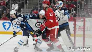 Jets beat Red Wings with ease, extend winning streak to three games