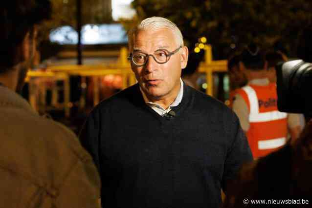 Piet De Groote nam 3 weken geleden ontslag, maar is voorlopig nog steeds burgemeester: “Het is kafkaiaans wat mij overkomen is”