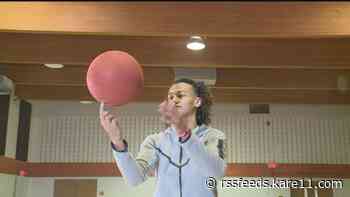 Hopkins High basketball star hosting free camp for youth in the community