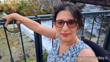 L'autista dell'autobus non apre la pedana alla ragazza in carrozzina: "Non sono tenuto a farlo". Ma l'Atac lo smentisce