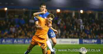 Liam Rosenior makes Liam Delap plea as Hull City star striker sits on cusp of suspension