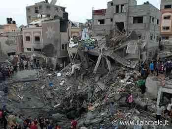 Blackout a Gaza: "Attacco senza precedenti". Israele mostra la base di Hamas in un ospedale | La diretta