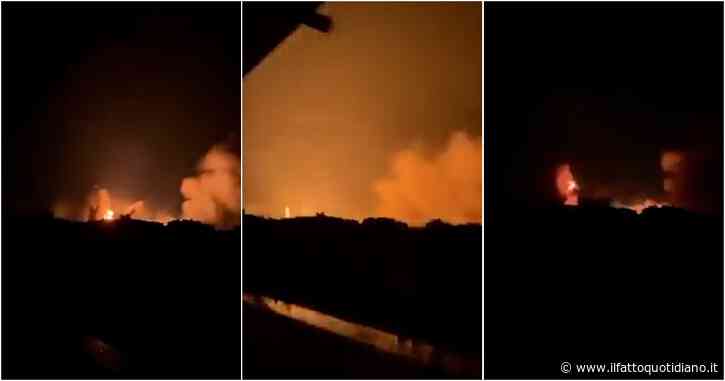 Gaza, le immagini degli attacchi israeliani sulla Striscia: il cielo illuminato dai bombardamenti