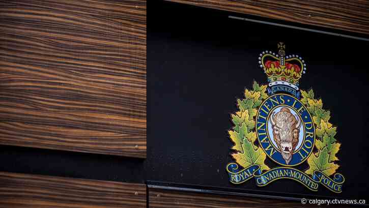 Cochrane RCMP officers cleared of accusations in 2021 death of Mînî Thnî child