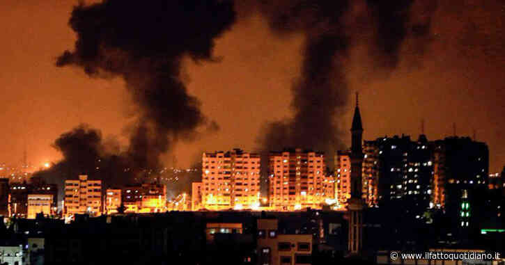 Gaza, l’esercito israeliano “espande” le operazioni di terra. Hamas: “Tank cercano di entrare da nord e da est”. Massicci bombardamenti