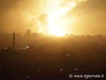 Gaza, raid senza precedenti. Hamas: "Stiamo bombardando Israele"