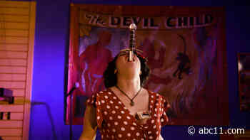 Chicago gelato shop features more than just cold treats with 'sideshow' acts