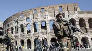 Allarme bomba al Colosseo, panico per uno zaino incustodito. Ma era pieno di bottiglie d'acqua