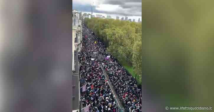 Gaza, folla sterminata a Londra e a Istanbul alle manifestazioni pro-Palestina. Proteste anche a Parigi nonostante i divieti