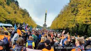 „Gab es so noch nicht“: 150 Aktivisten kleben auf der Straße – Massenblockade der „Letzten Generation“