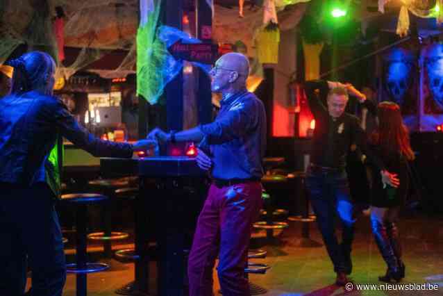 Ook mét maatregelen danst Studio Memories de nacht tegemoet: “Wie weet leer ik hier wel  een knappe dame kennen”