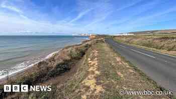 Isle of Wight: Councillor unhappy with 'no plan B' for eroding Military Road